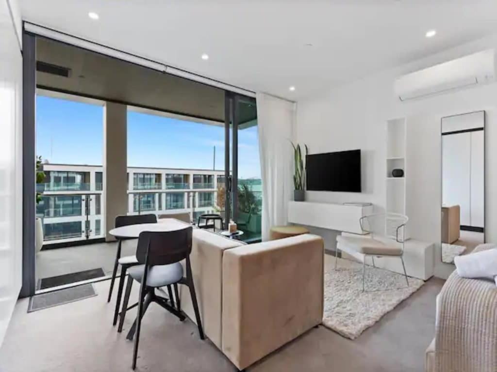Sleek Modern Studio With Balcony Auckland Exteriér fotografie