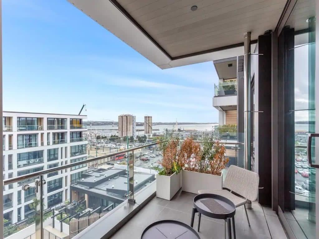 Sleek Modern Studio With Balcony Auckland Exteriér fotografie