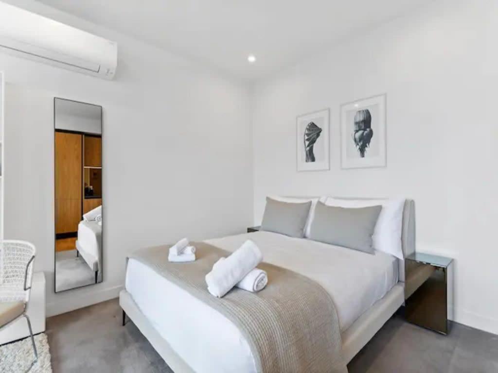 Sleek Modern Studio With Balcony Auckland Exteriér fotografie