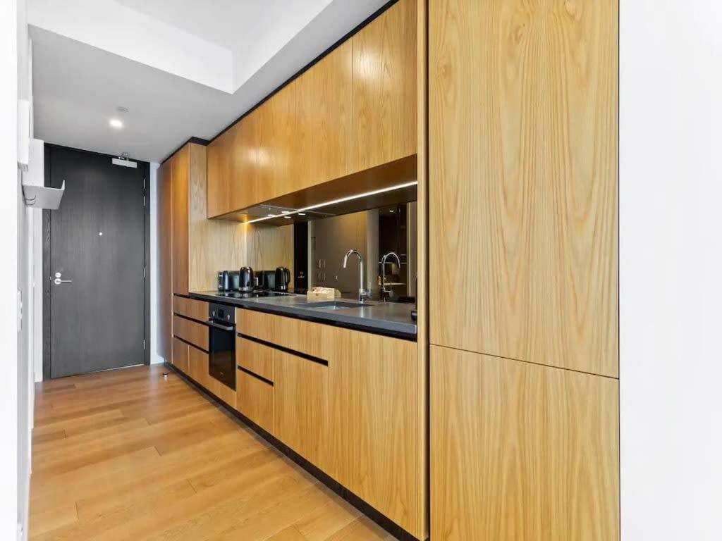 Sleek Modern Studio With Balcony Auckland Exteriér fotografie